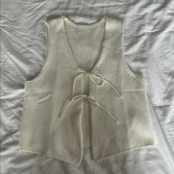 Commense Tops - Commense Cream Knit Sleeveless Top